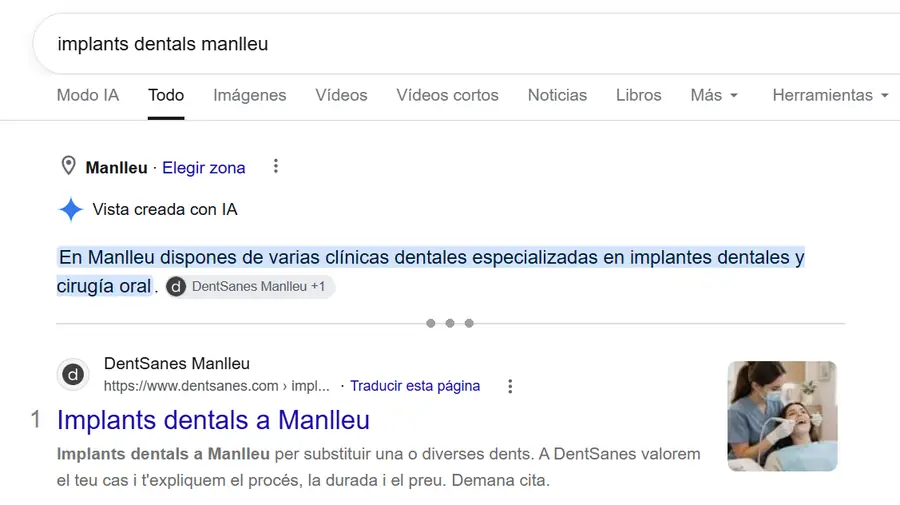 Búsqueda «implants dentals manlleu» en Google: DentSanes sale primera y aparece citada en la vista creada con IA